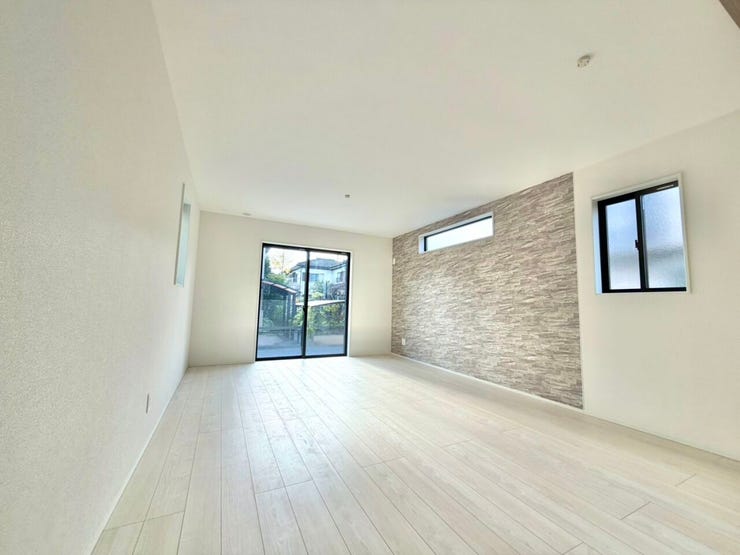 キッチンからリビング全体を見渡すことができます。