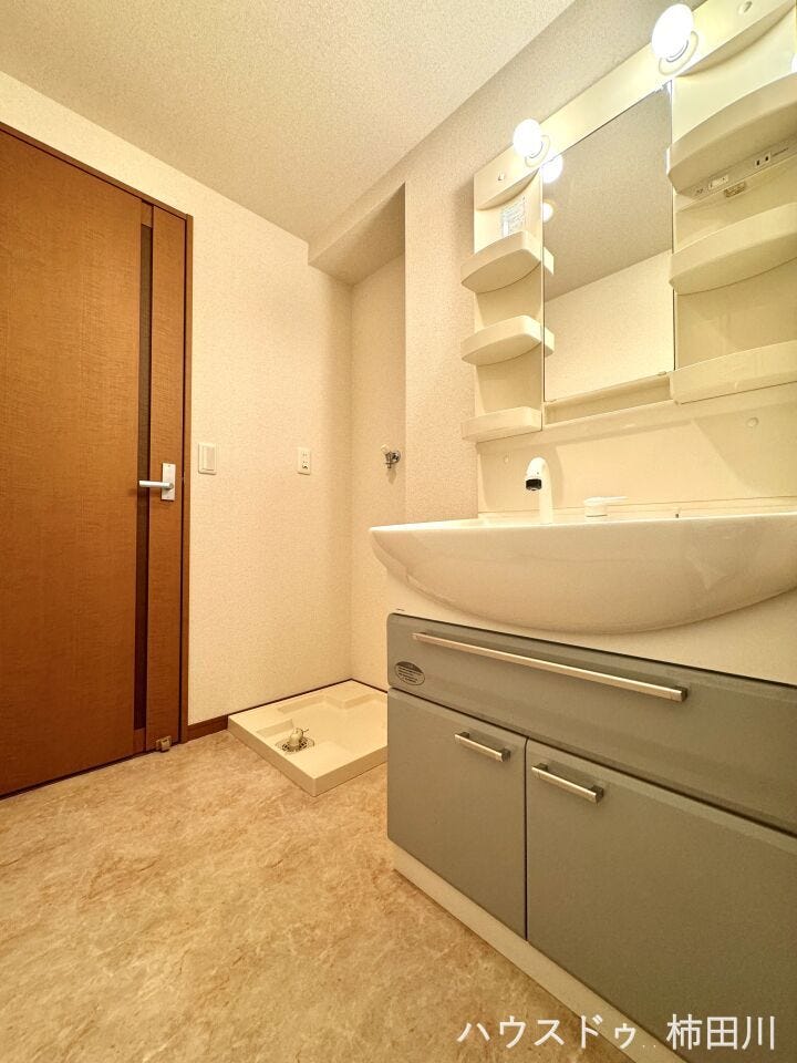 ソレイユノール1号室