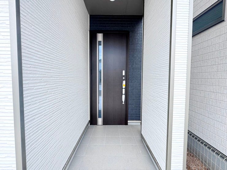 ◎玄関ポーチ:A号棟(11/29撮影)