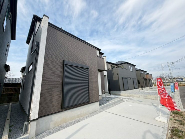 ◇ご案内方法◇
ご来店いただかなくても、現地待ち合わせ・自宅、最寄りまでの送迎サービスで柔軟に対応!周辺環境や他にも見たい物件もあわせてご案内できます!