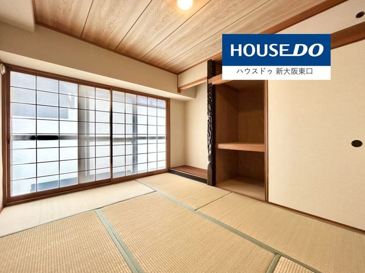 東向きのバルコニーがあり押入れがある6帖の和室です。