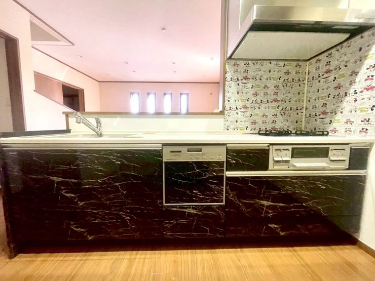 魚焼きグリルと食洗器を内蔵したキッチンで毎日のお料理も快適♪