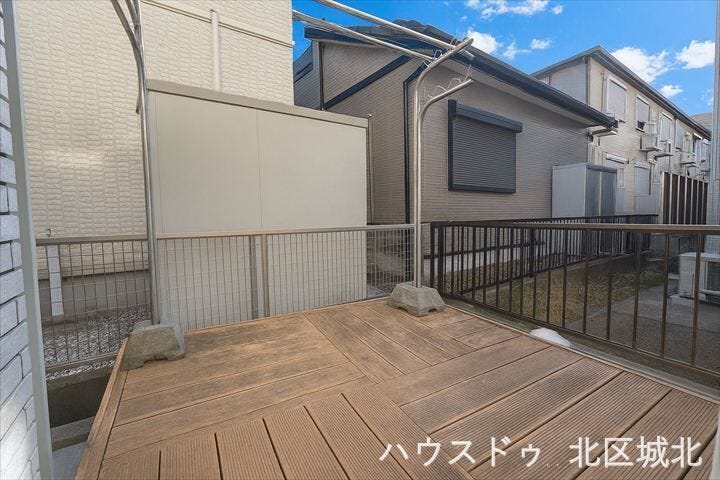 ※イメージ画像(実際の写真をCG合成したものになります)
開放感あふれるウッドデッキは、多目的に使える心地よいアウトドア空間です。