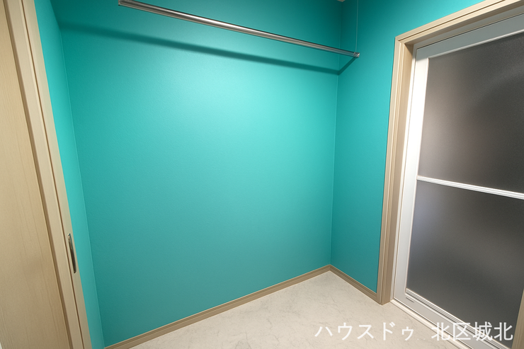 ※イメージ画像(実際の写真をもとに家具等をCGで除去したものになります)
室内干しに便利な物干しポール付きの脱衣所スペースです。天候を気にせず洗濯でき、家事効率がぐっと上がる使い勝手の良い空間です。