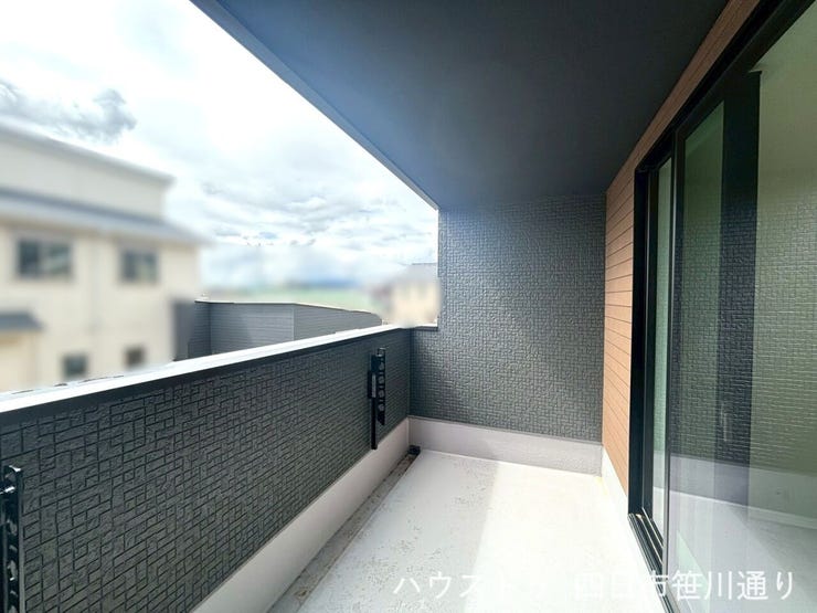 2階バルコニー(別角度)