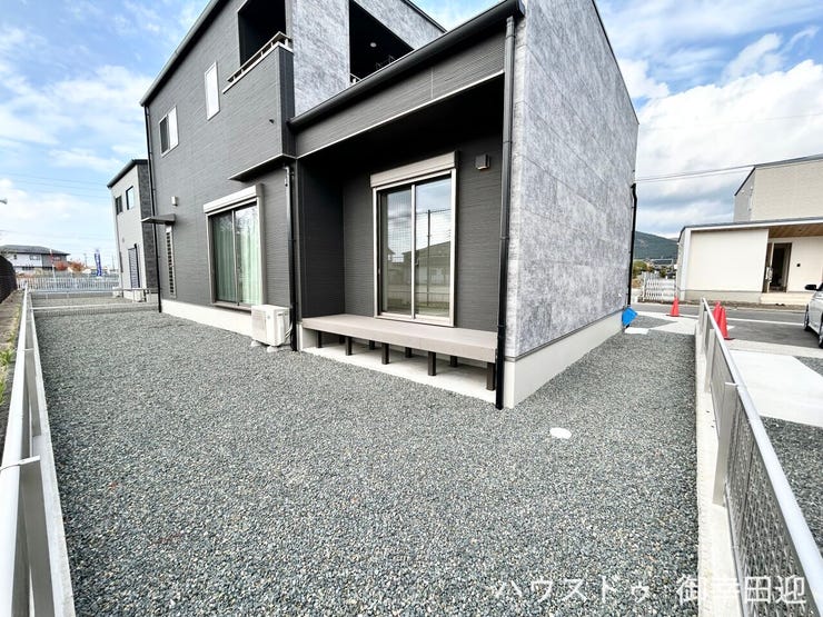 ■□■遊びと安らぎの多目的空間■□■子どもが安全に遊べ、ペットと触れ合い、大人も自然に癒やされる、暮らしを彩るスペースです。