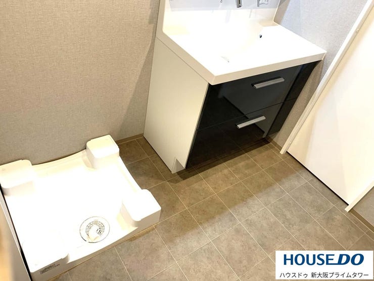 洗濯機置場もゆったりサイズ♪