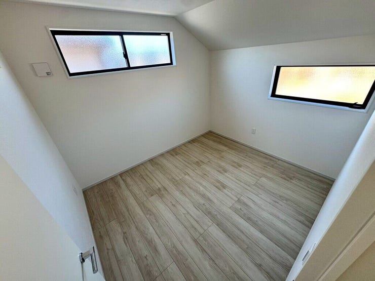 【Bedroom】主寝室や子ども部屋、在宅ワークにも使える洋室。暮らしに合わせて自由にレイアウトできます。