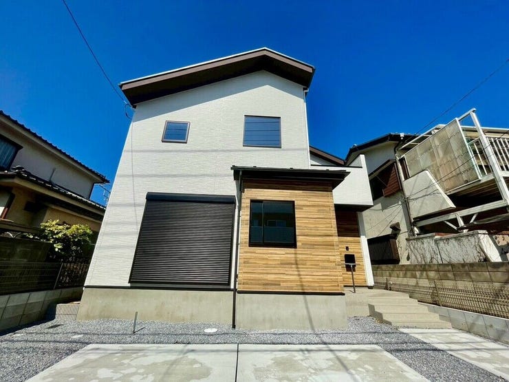 【Exterior】落ち着きのあるシンプルな外観で、長く愛せる住まいに仕上がっています。