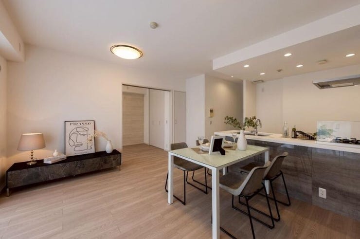 約17帖の広々LDK!清潔感があり、明るい室内です♪