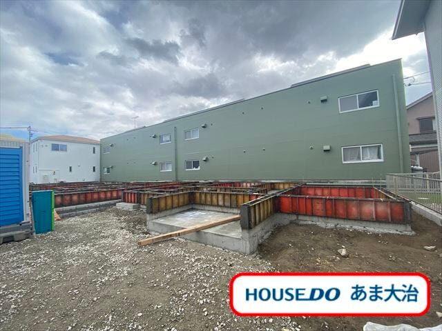 【外観】
幹線道路へほど近く、名古屋市内にもアクセスのしやすい長牧向エリアに全3棟の新築戸建てが登場です。