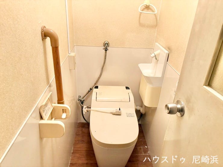 ■温水洗浄便座で、冬でも暖かい便座で冷え知らず!洗浄機能で衛生的♪(2020年頃交換済み)