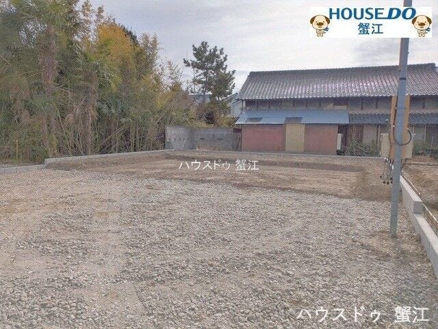 【外観】
まだまだ更地ですが、間取り図を見て想像するのが楽しみですね。