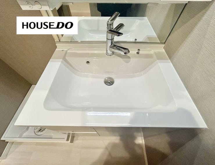 広々洗面台で顔や手が洗いやすい◎