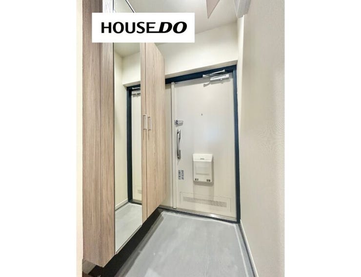 大容量シューズボックス&全身鏡があり便利♪