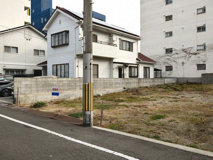 外観を南西側より撮影