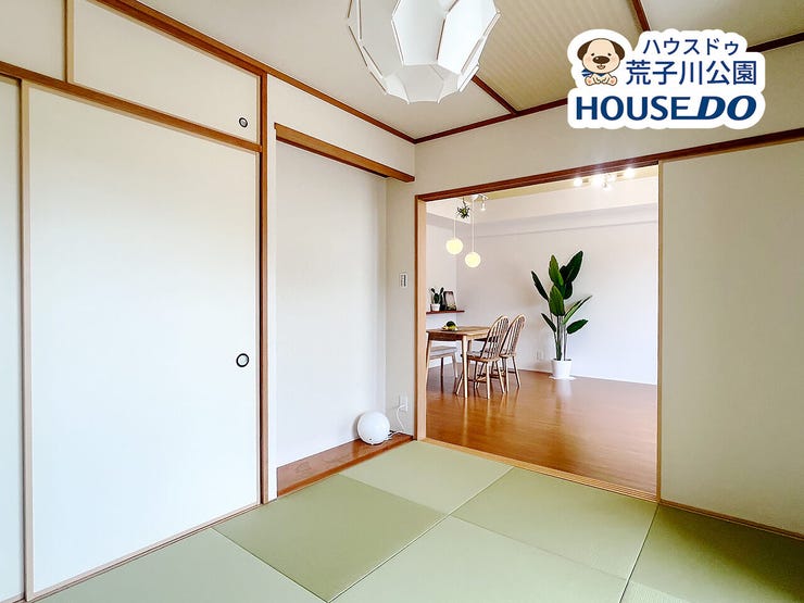 6帖和室。
琉球畳を使ったモダンな和室。