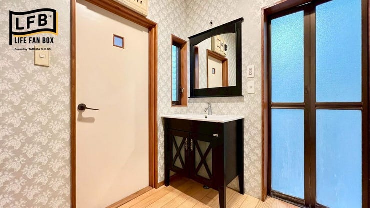 アンティーク調の洗面台がかわいいですね♪
リフォーム相談も承っております!お気軽にご相談ください♪