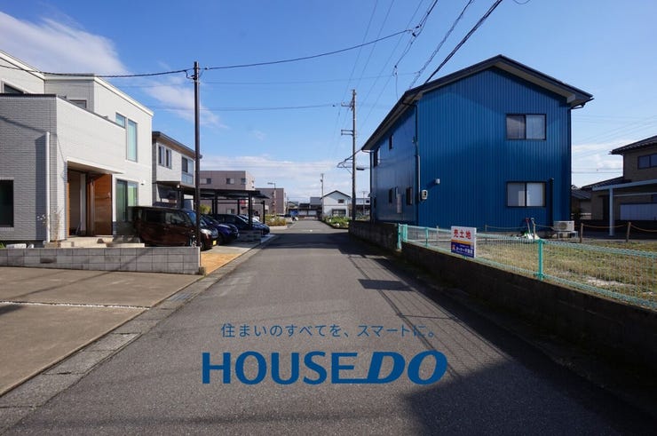 北側前面道路は幅員約6.0メートルございます♪