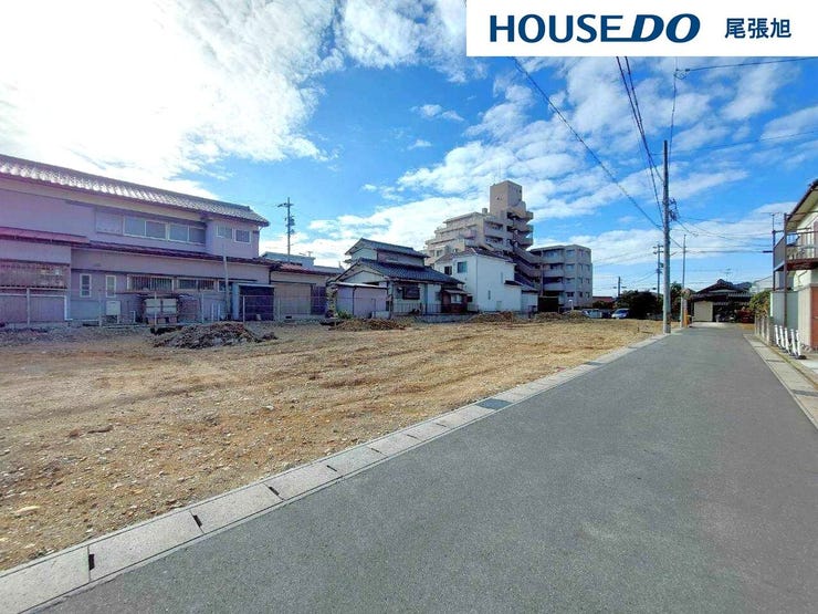 【陽当り良好】明るく暖かな光が差し込む家で、毎日が元気にスタート。南向きや開放的な窓からの自然光がたっぷりと室内に届き、季節を問わず温かみのある空間が広がります。家族全員が心地よく暮らせる住まいです。