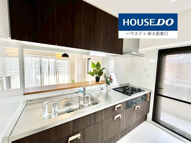 【新調】
素敵なシステムキッチンが入っています。
色合いも美しい。