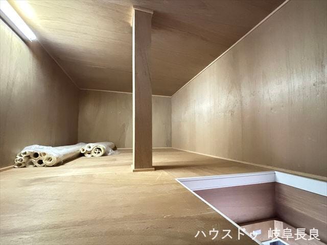 ≪屋根裏≫
屋根裏収納付で生活スペースも広々