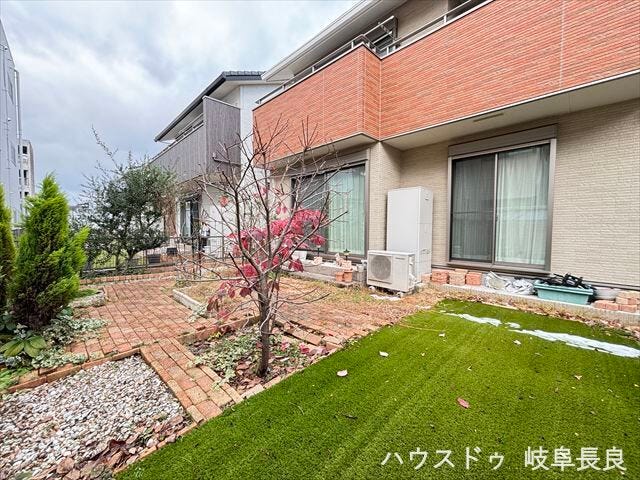 戸建を購入したらペットを飼おうと思っている方も多いはず!お庭があるので、ワンちゃんを飼うことも出来ますね。