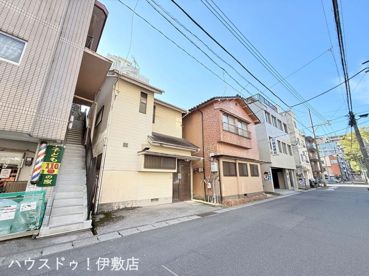 【外観写真】
「他社で住宅ローンに落ちてしまった」「車のローンが残っている」など、住宅ローンでお困りの方はぜひ一度弊社までご相談ください。