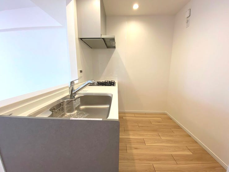 対面式のシステムキッチン。リビング全体を見渡せるので、会話を楽しみながらお料理が可能です。