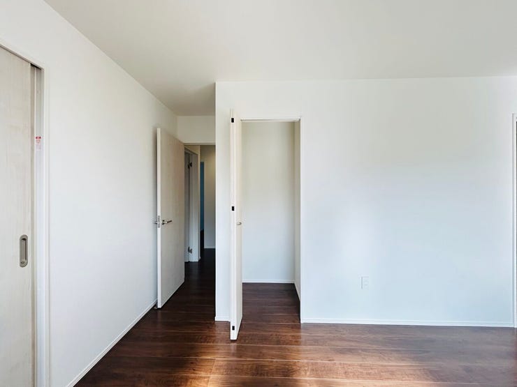 ◇リビング収納☆掃除機や季節の家電も収納できます☆