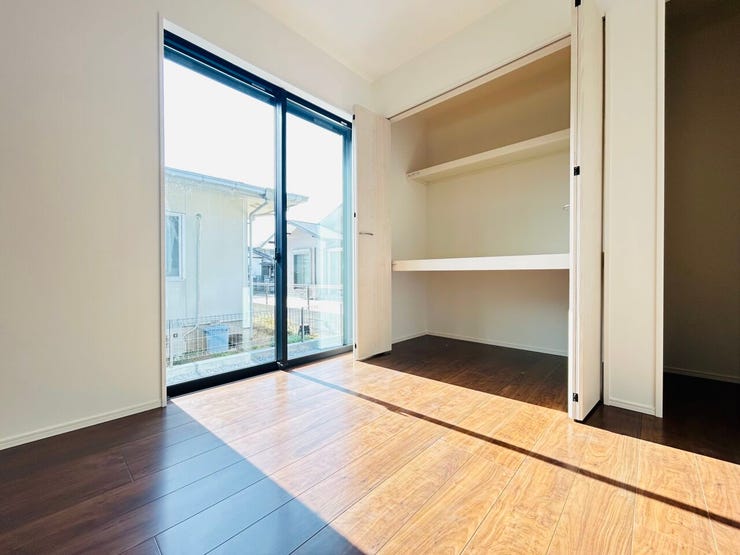 ◇リビング横の洋室☆