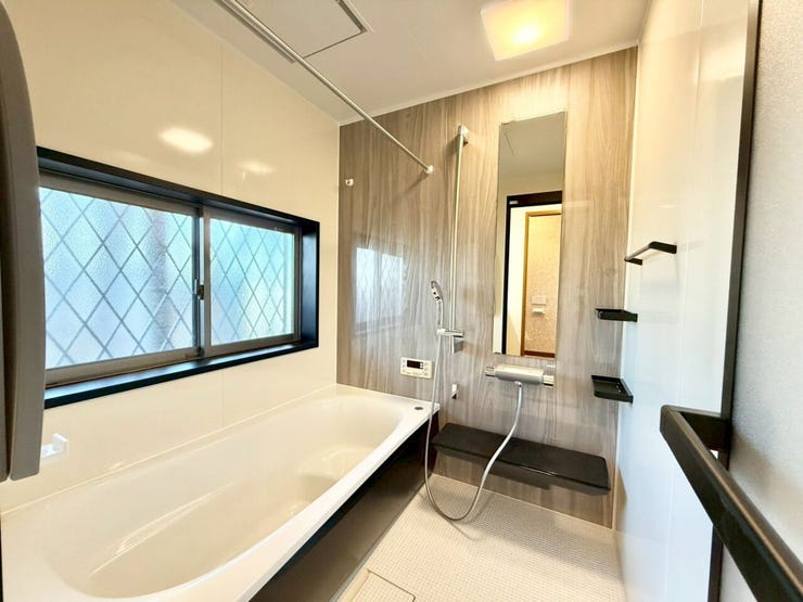 リフォーム済み!広々バスで1日の疲れを癒せます♪