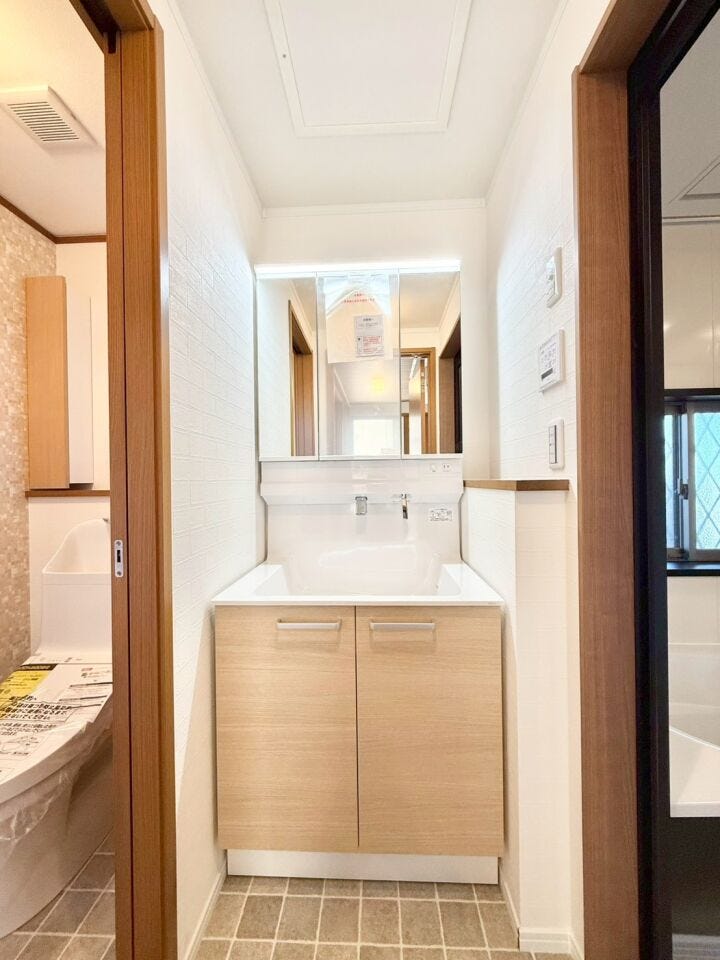 オシャレな三面鏡で使い勝手◎