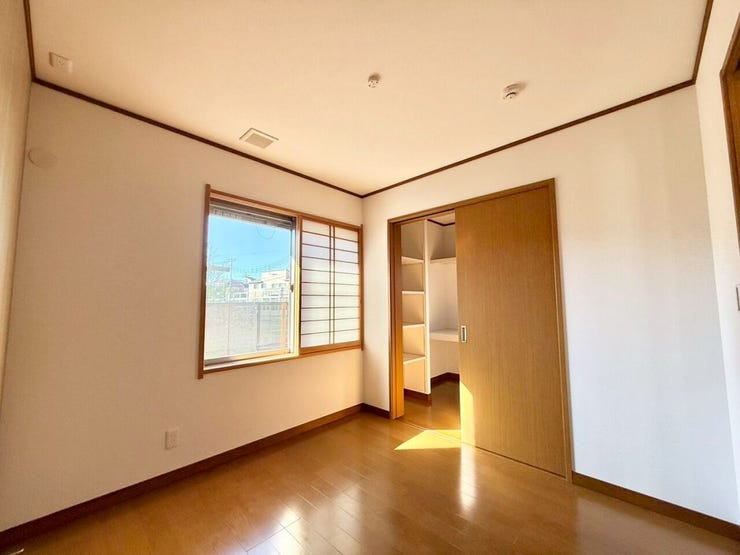 1F洋室:4.5帖
収納も充実しており、広々使いやすい♪