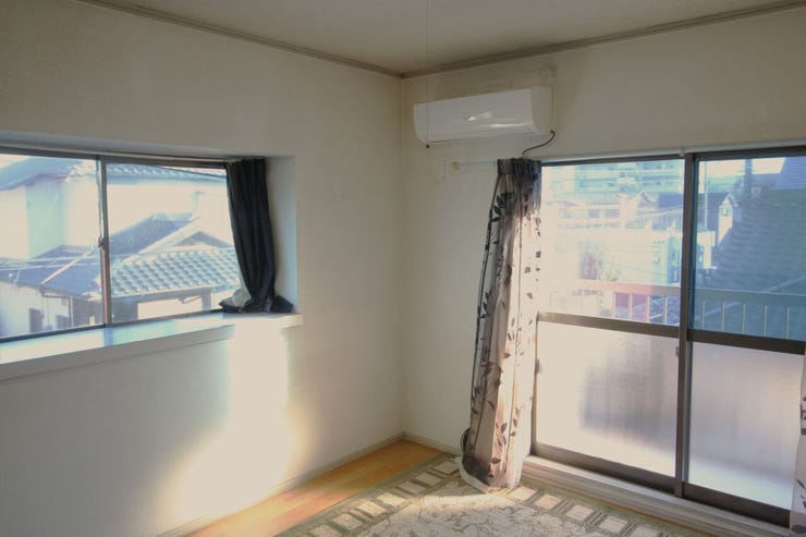 *2階洋室*
全室南向きなので、まんべんなくお部屋に陽射しが差し込む住まいに。毎朝気持ち良く起きられそうですね!