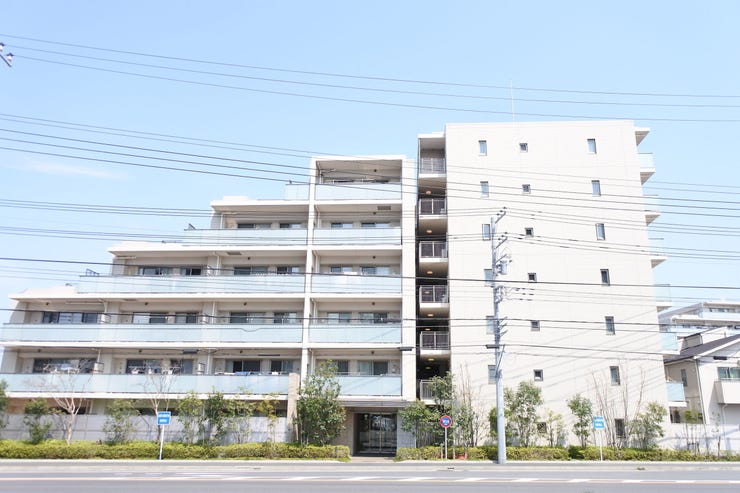 【外観】
来年2月内装工事完了予定の中古マンションが登場!秋山駅徒歩3分の好立地に加え、コンビニ・スーパー・ドラッグストア・100円ショップがすべて徒歩5分圏内という圧倒的な生活利便性が魅力です◎