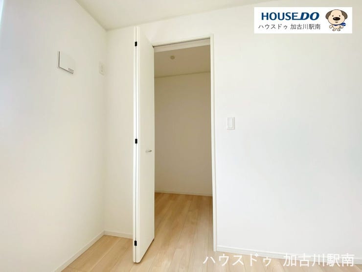 収納力の高いウォークインクローゼット付