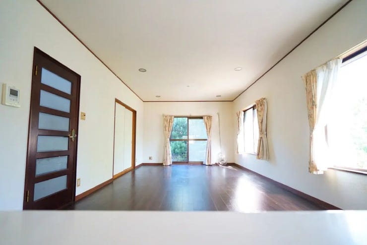 優しい色合いの室内です。
統一感があり、空間がより広く感じられます。