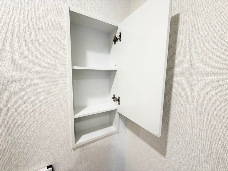 ◎トイレ(2/24撮影)
壁には埋込収納も付いているので、トイレットペーパーなどの収納にも便利です!