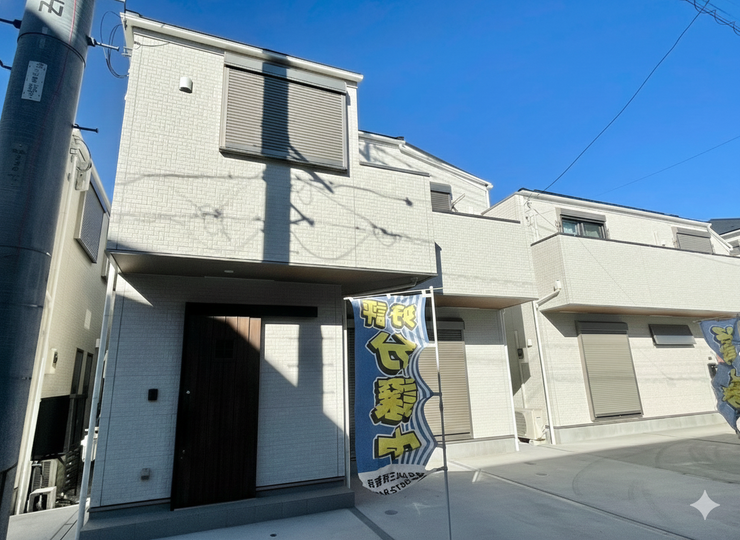 【Exterior】 洗練されたデザインの外観は、どこから見ても美しい佇まいです。