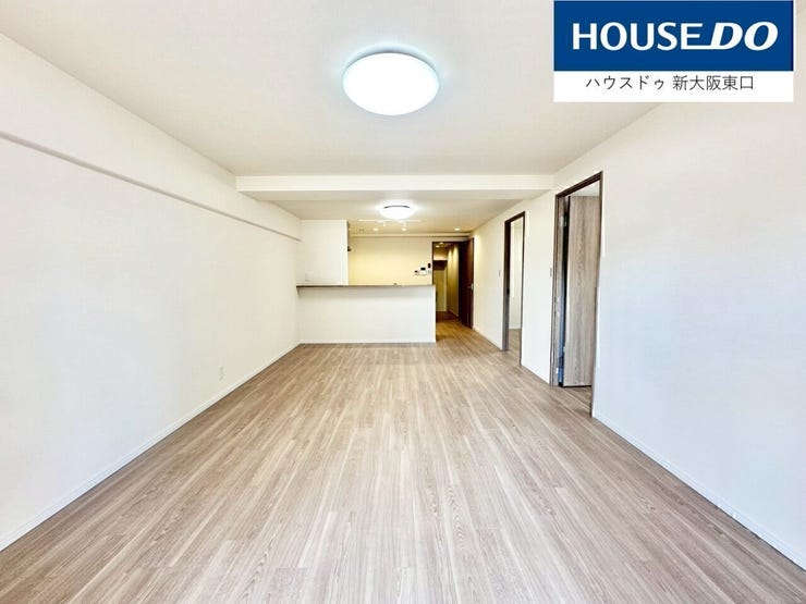 天井も高く、開放感のあるリビングです。