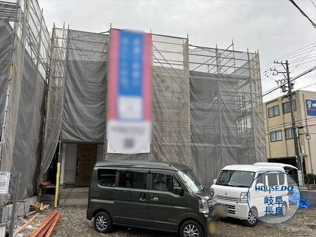 【外観】
JR高山本線「長森」駅、徒歩27分
岐阜バス「岐阜県総合医療センター口」停、徒歩2分
長森北小学校、長森中学校