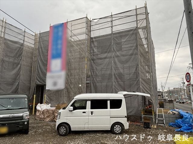 上棟しました!家のシルエットが見えてくると、完成が近づいているのを実感できますね♪