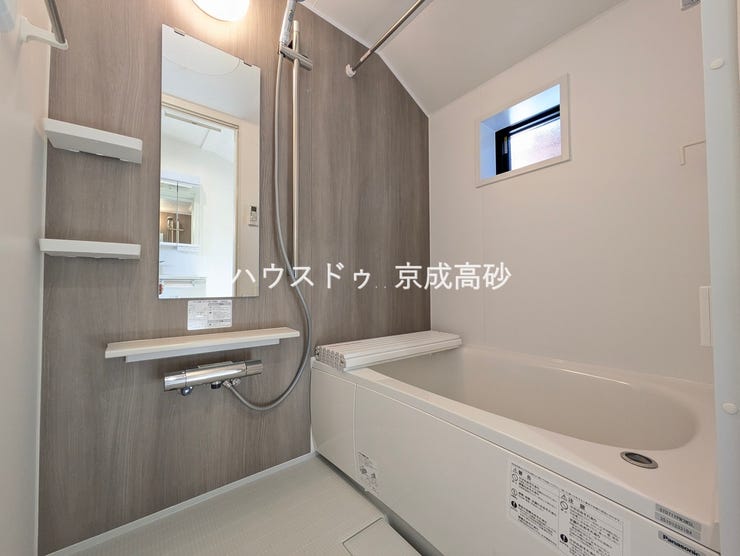 お手入れ簡単でキレイを保つ技術の数々が、家事の負担を減らしてくれます。暖かいお風呂でゆっくりと入浴し一日の疲れを癒す大切な時間をお過ごしください。