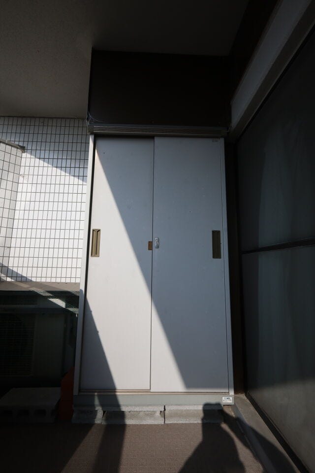 屋外物置もあります。キャンプ用品やお子様の遊び道具・スポーツ用品などを入れるのに便利です♪