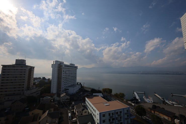 雄大な琵琶湖の眺望に加え、周辺には豊かな自然が広がる理想の環境。