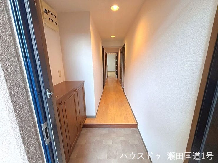 明るく開放的な玄関です。