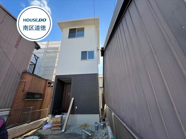 【外観】
設備が充実した住まい♪床暖房や食洗器完備!複層ガラスで断熱効果が高まります!
名鉄名古屋本線/堀田駅 徒歩約5分、名城線/堀田駅 徒歩約7分とアクセス良好◎
(2025年12月5日撮影)