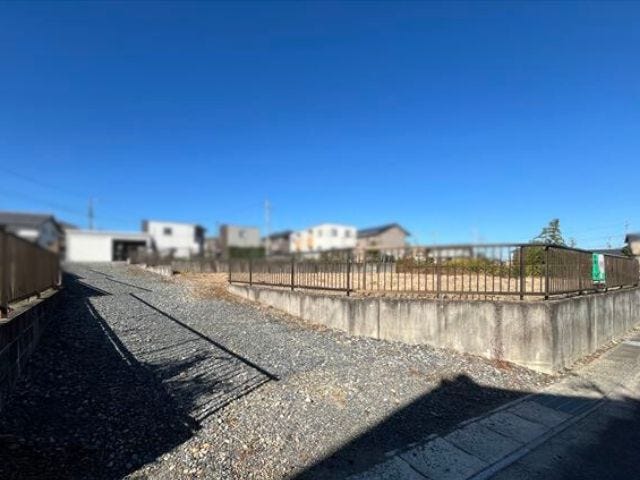 お好きなハウスメーカーで建築可能です。スーパーまで徒歩圏内と便利なところですよ。日当たり良好、静かな場所です
(2025年12月6日 撮影)