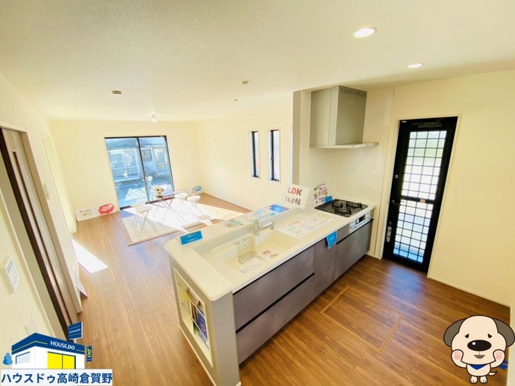 家族との会話を楽しみながら料理!使いやすいキッチンで毎日の献立作りも楽しい。